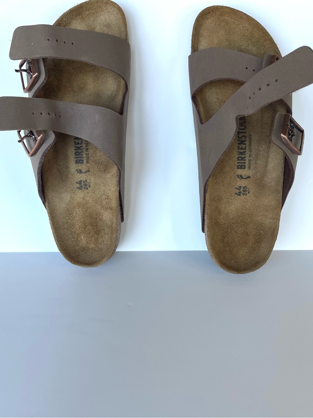 Birkenstock Arizona Sandal Mocha Two-Strap Iconic Light Brown EU 44 M11 Reg NWOT - Picture 4 of 14